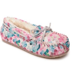 NWOT MINNETONKA MERMAID MOCCASIN/slippers, size 12 🧜‍♀️ ADORABLE